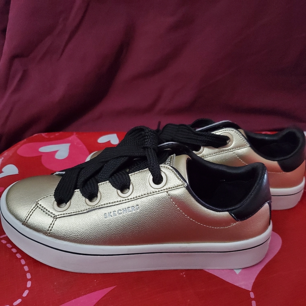 Skechers Women's Gold Sneakers